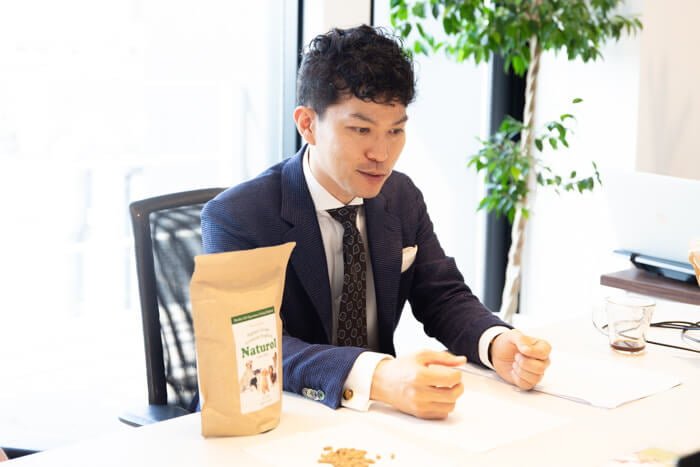 ナチュロルドッグフードのメーカーインタビュー、楽しい製薬株式会社代表の森川健司さん