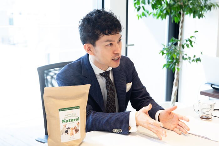 ナチュロルドッグフードのメーカーインタビュー、楽しい製薬株式会社代表の森川健司さん